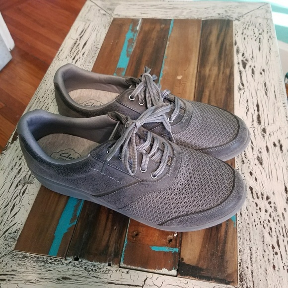 cloudstepper tennis shoes